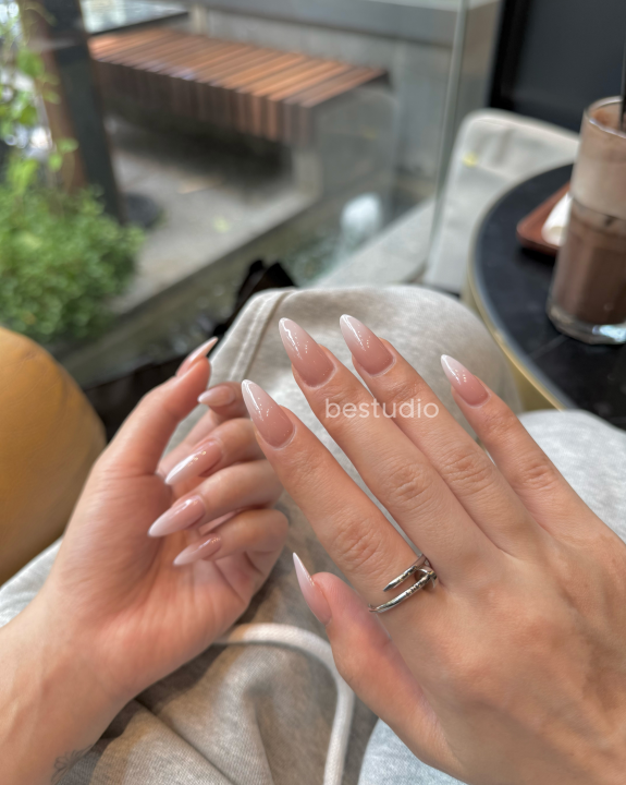 Mẫu Nail Đơn Giản Nhưng Sang Trọng – Đẳng Cấp Quý Cô Sài Gòn