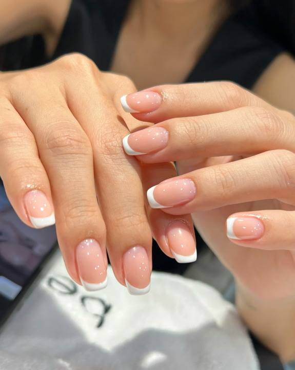 TẠI SAO BIAB CỦA BESTUDIO LẠI PHÙ HỢP VỚI MÓNG YẾU, DỄ GÃY? – GIẢI PHÁP AN TOÀN TẠI TIỆM NAIL QUẬN 3